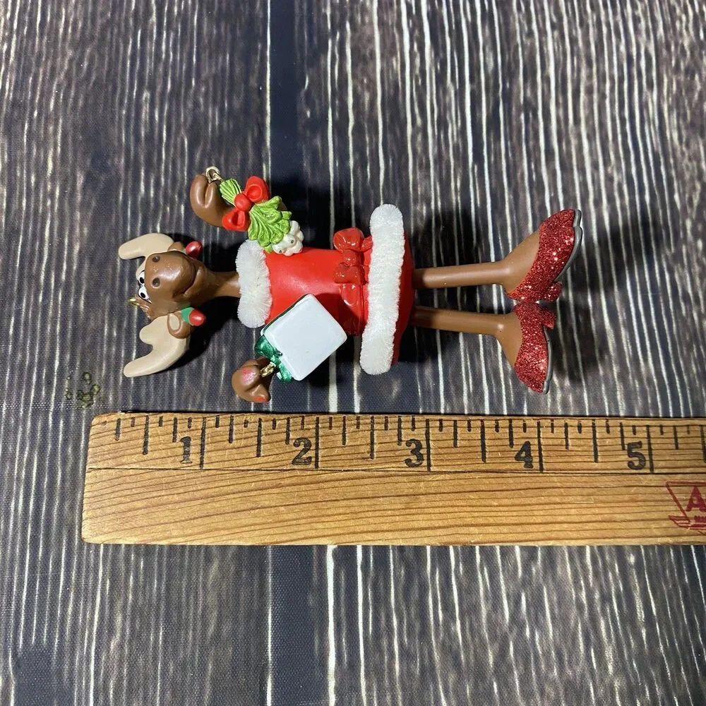 Hallmark Keepsake 'Merry Kiss-Moose' Holiday Tree Ornament 2009 New